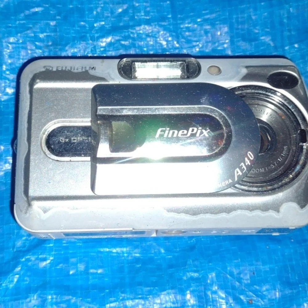 Fuji Fine Pix Camera